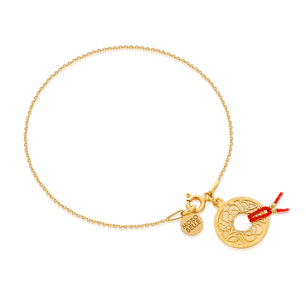 Gold plated chain bracelet with Mokobelle rosette and red thread