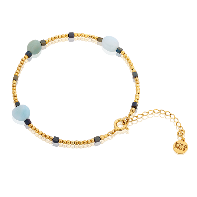 Bracelet with blue apatites, hematites and gold-plated beads