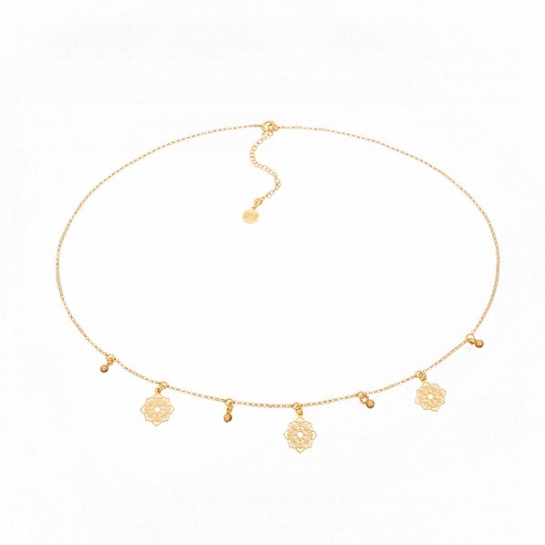 Gold-plated choker with Camelia pendants
