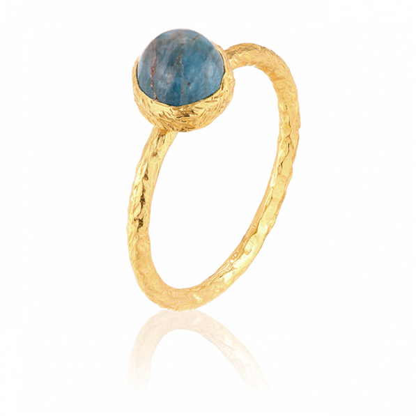 Ring with apatite
